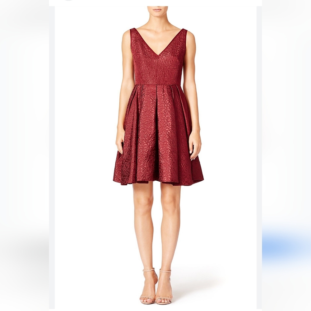 ERIN by Erin Featherstone Burgandy Jacquard Dress Size 4